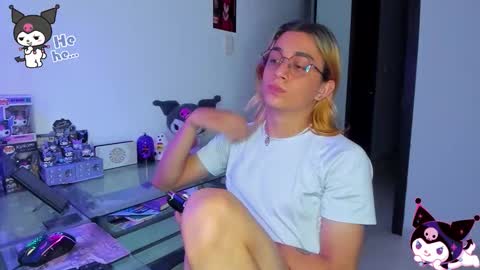 Snapshot of keita_moon chatting on 10-16-25, 10:00 Keita moon online show from 10-16-25, 10:00