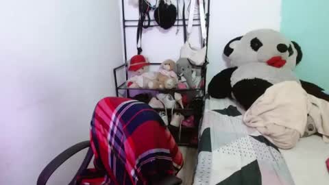 annie rosse16 online show from 12-17-25, 08:48