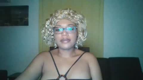 Snapshot of kelliecapri chatting on 06-29-26, 05:57 Kellie online show from 06-29-26, 05:57
