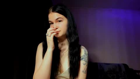 Snapshot of kelligosda chatting on 04-05-26, 03:09 Bella online show from 04-05-26, 03:09