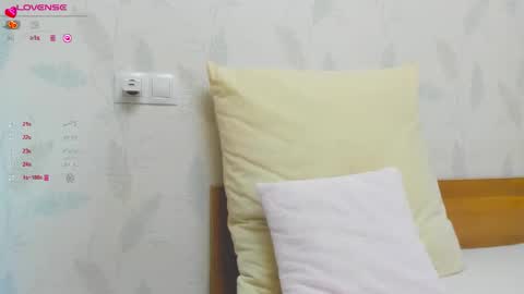 Kelly   online show from 11-17-25, 07:47