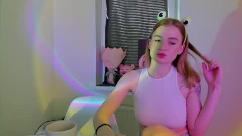 Snapshot of kelly_mur_ chatting on 04-15-26, 02:40 kelly_mur_ online show from 04-15-26, 02:40