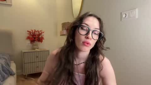 Kelly online show from 04-12-26, 06:24