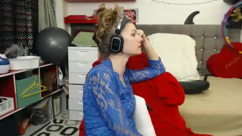 Snapshot of kellynumber chatting on 01-11-25, 06:01 kelly online show from 01-11-25, 06:01