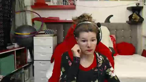 Snapshot of kellynumber chatting on 02-14-25, 10:14 kelly online show from 02-14-25, 10:14