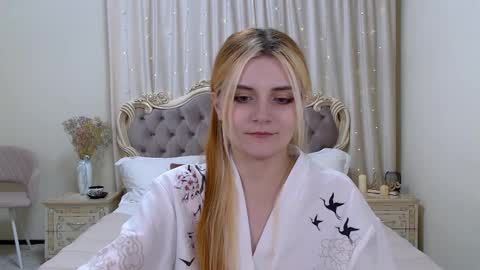 Snapshot of kellystoneys chatting on 01-29-25, 02:40 Kelly Stoneys online show from 01-29-25, 02:40