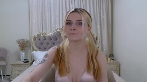 Snapshot of kellystoneys chatting on 01-31-25, 06:13 Kelly Stoneys online show from 01-31-25, 06:13