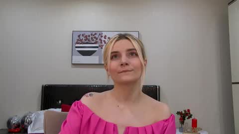 Snapshot of kellystoneys chatting on 02-02-25, 05:42 Kelly Stoneys online show from 02-02-25, 05:42