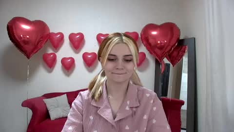 Snapshot of kellystoneys chatting on 02-10-25, 09:04 Kelly Stoneys online show from 02-10-25, 09:04