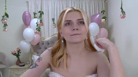 Snapshot of kellystoneys chatting on 02-14-25, 09:34 Kelly Stoneys online show from 02-14-25, 09:34