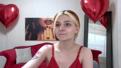 Snapshot of kellystoneys chatting on 02-19-25, 11:57 Kelly Stoneys online show from 02-19-25, 11:57