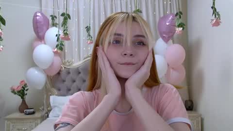 Snapshot of kellystoneys chatting on 02-21-25, 06:18 Kelly Stoneys online show from 02-21-25, 06:18