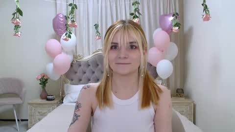 Snapshot of kellystoneys chatting on 02-25-25, 06:42 Kelly Stoneys online show from 02-25-25, 06:42