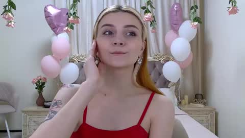 Snapshot of kellystoneys chatting on 03-04-25, 08:38 Kelly Stoneys online show from 03-04-25, 08:38