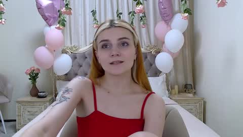 Snapshot of kellystoneys chatting on 03-05-25, 02:46 Kelly Stoneys online show from 03-05-25, 02:46