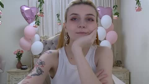 Snapshot of kellystoneys chatting on 03-07-25, 05:29 Kelly Stoneys online show from 03-07-25, 05:29