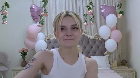 Snapshot of kellystoneys chatting on 03-07-25, 03:07 Kelly Stoneys online show from 03-07-25, 03:07