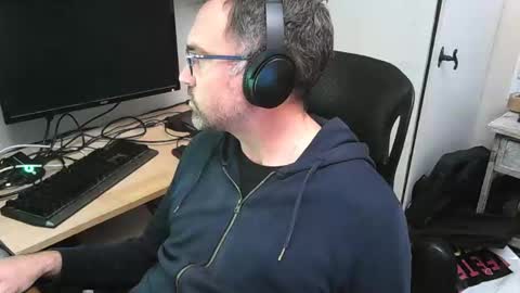 Snapshot of kelvin06133 chatting on 03-11-25, 09:37 kelvin06133 online show from 03-11-25, 09:37