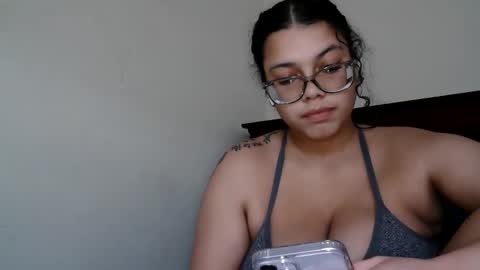 Snapshot of kelx0 chatting on 03-09-25, 04:11 kelx0 online show from 03-09-25, 04:11