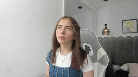 Snapshot of kely_morgan chatting on 05-15-26, 11:06 Kely online show from 05-15-26, 11:06