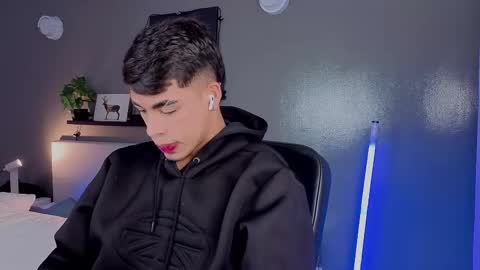   online show from 10-11-25, 11:53