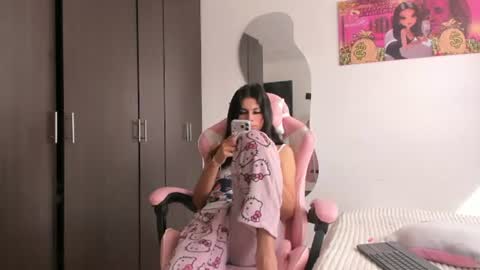 Snapshot of kendal_hot1 chatting on 07-01-26, 07:57 Aleja3 online show from 07-01-26, 07:57