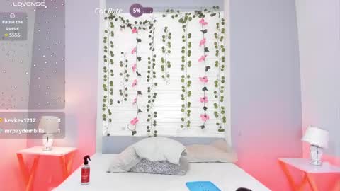 Snapshot of kendallrosse1 chatting on 12-19-24, 03:52 Kendal online show from 12-19-24, 03:52