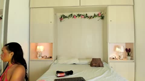 Kendal online show from 02-20-26, 01:00