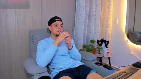 kendel_dimitri online show from 10-15-25, 05:18