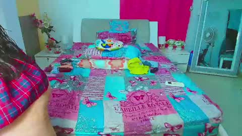 Snapshot of kendra_love31 chatting on 06-05-26, 02:40 kendra_love31 online show from 06-05-26, 02:40