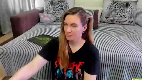 Kendra online show from 04-21-26, 01:42