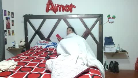 Snapshot of kendraandtommy chatting on 11-26-25, 03:40 Kendra And Miller online show from 11-26-25, 03:40