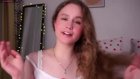 Kira online show from 04-11-26, 10:36