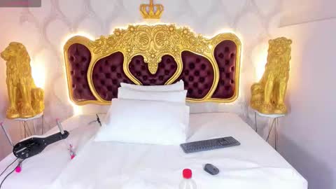 Snapshot of kendralholson chatting on 10-16-25, 04:57 Kendral online show from 10-16-25, 04:57