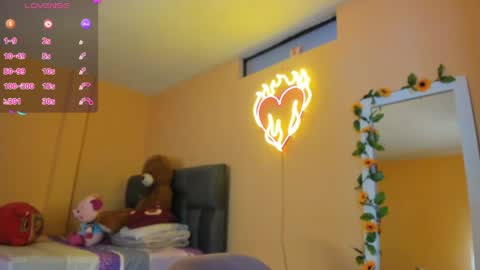 Snapshot of keniia_riizz chatting on 06-03-26, 06:46 Kenia online show from 06-03-26, 06:46