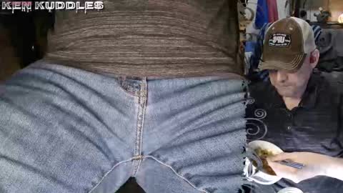 Snapshot of kenkuddles chatting on 02-22-26, 02:02 Ken Kuddles online show from 02-22-26, 02:02