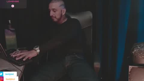 Snapshot of kenllyhot chatting on 04-02-26, 12:41 Kenlly online show from 04-02-26, 12:41