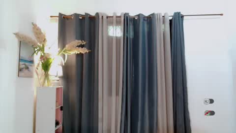 Snapshot of kennaxx69 chatting on 11-17-25, 01:00 kennaxx69 online show from 11-17-25, 01:00