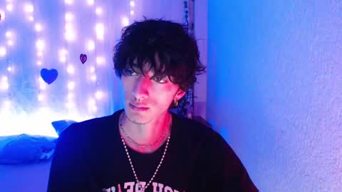 Snapshot of kenny__hot chatting on 02-26-25, 02:25 kenny online show from 02-26-25, 02:25