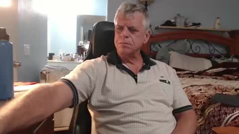 Snapshot of kent_ham chatting on 09-10-25, 01:27 kent_ham online show from 09-10-25, 01:27