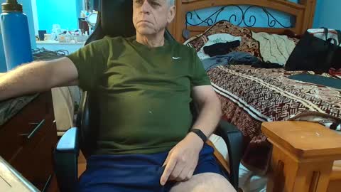 Snapshot of kent_ham chatting on 10-03-25, 08:28 kent_ham online show from 10-03-25, 08:28