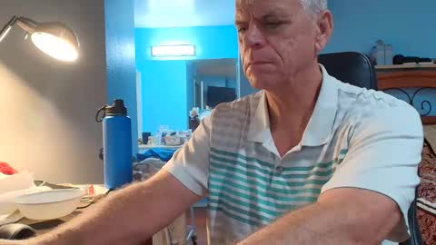 Snapshot of kent_ham chatting on 11-11-25, 11:27 kent_ham online show from 11-11-25, 11:27