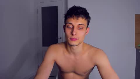 Snapshot of kenter_parker chatting on 11-24-25, 09:03 Peter online show from 11-24-25, 09:03