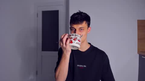 Snapshot of kenter_parker chatting on 11-25-25, 09:26 Peter online show from 11-25-25, 09:26