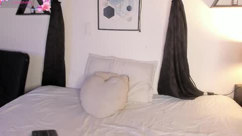 KENTHA  online show from 02-21-26, 10:38