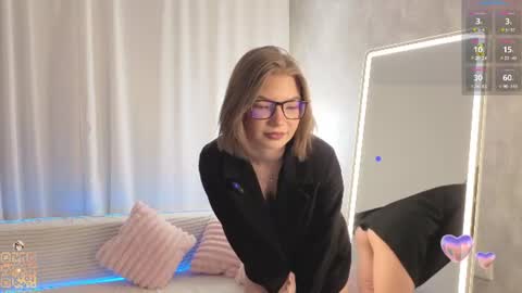 Lisa online show from 07-27-26, 08:38