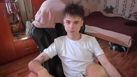 Snapshot of keorinav chatting on 05-18-26, 10:21 Looking for a moderator I PVT IS OPEN online show from 05-18-26, 10:21