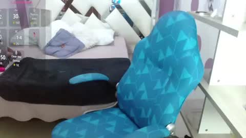 K E R L Y online show from 06-17-26, 03:57