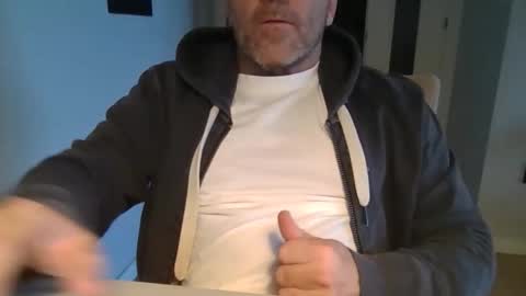 Snapshot of kermitgp3 chatting on 12-15-25, 03:49 Anton online show from 12-15-25, 03:49