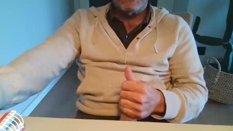 Anton online show from 05-08-26, 06:02
